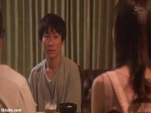 【不倫】  地元に帰った3日間、時間を忘れて人妻になった学生時代の先輩と愛し合った。