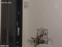 【不倫】[モザイク破壊独占欲の強い夫が、巨乳の妻をしぶしぶ自分の会社で働かせるが、なぜか弟に寝取られたくなってしまう話。八神さおり